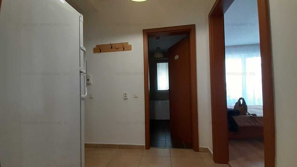 Vând  apartament decomandat , 51mp utili, cu 3balcoane - 27mp