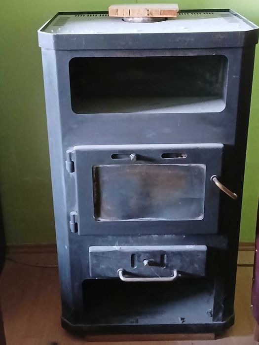 Продавам камина на дърва