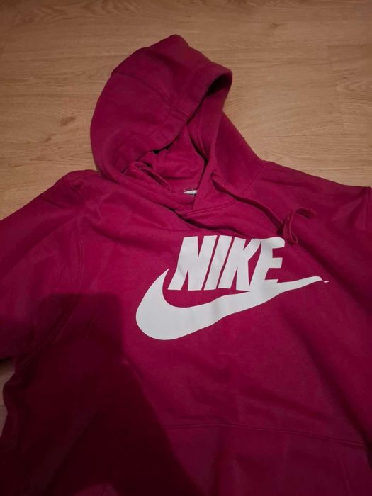 Суичър на Nike (M РАЗМЕР)