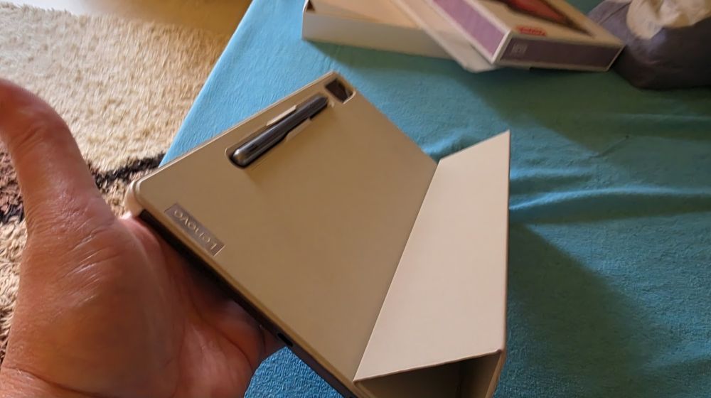 Vând Lenovo Tab P12 8 GB cu pen inclus