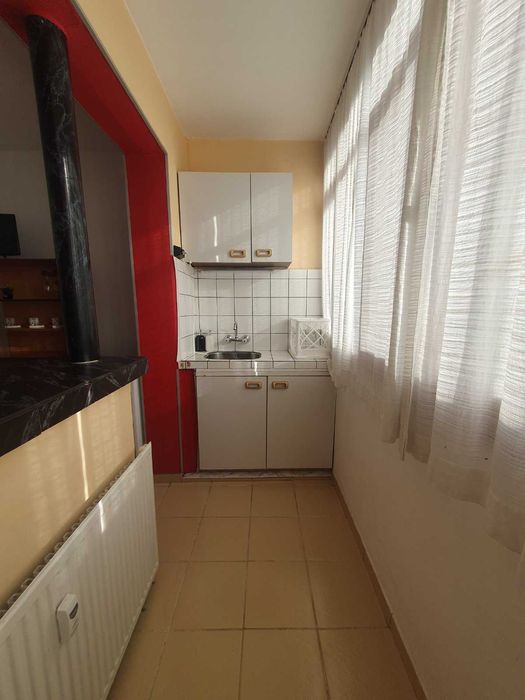 Дава се под наем Едностаен апартамент в Плевен, Идеален център - 38 кв.м за 210 € - Снимка #2