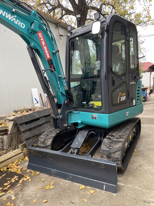 Buldoexcavator/MiniExcavatorDE INCHIRIAT