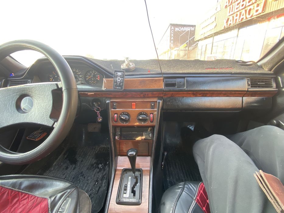 Мерседес 124 Е 230