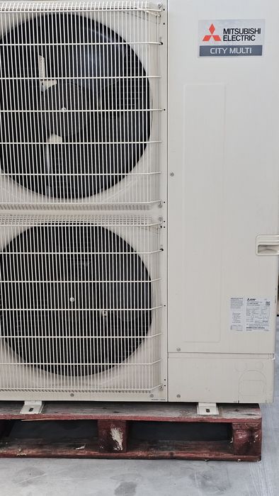 Mitsubishi electric multi city с 4 броя подови тела всяко с капацитет 5kw 18000 btu