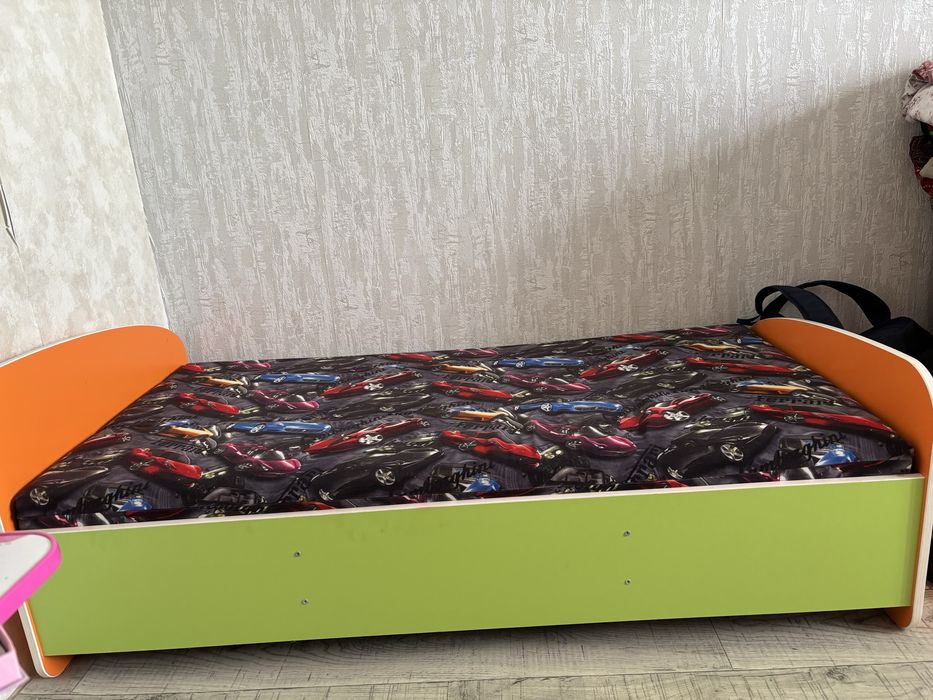 Продам детскую кровать.