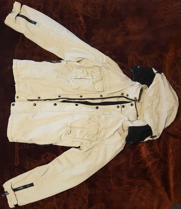 Geaca de iarna cu capison detasabil. Zara, Marime M. Noua!