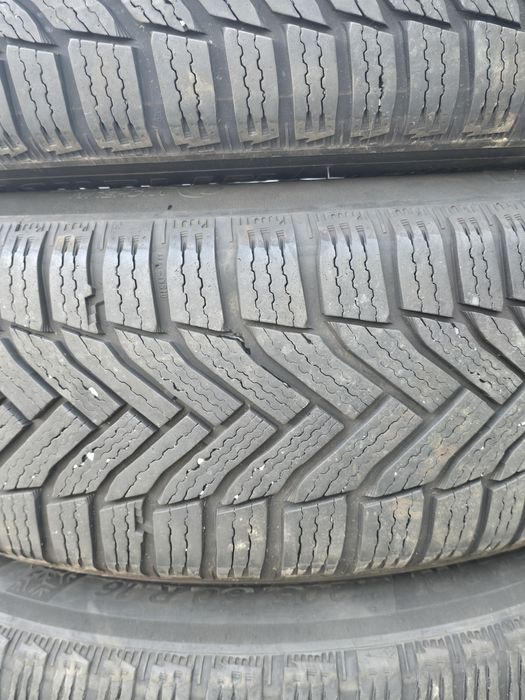 2 Броя 205/60/16 Michelin 7,6mm 2021DOT