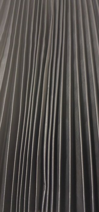 Нова едро плисирана кожена пола "Stradivarius" Страдивариус XS размер