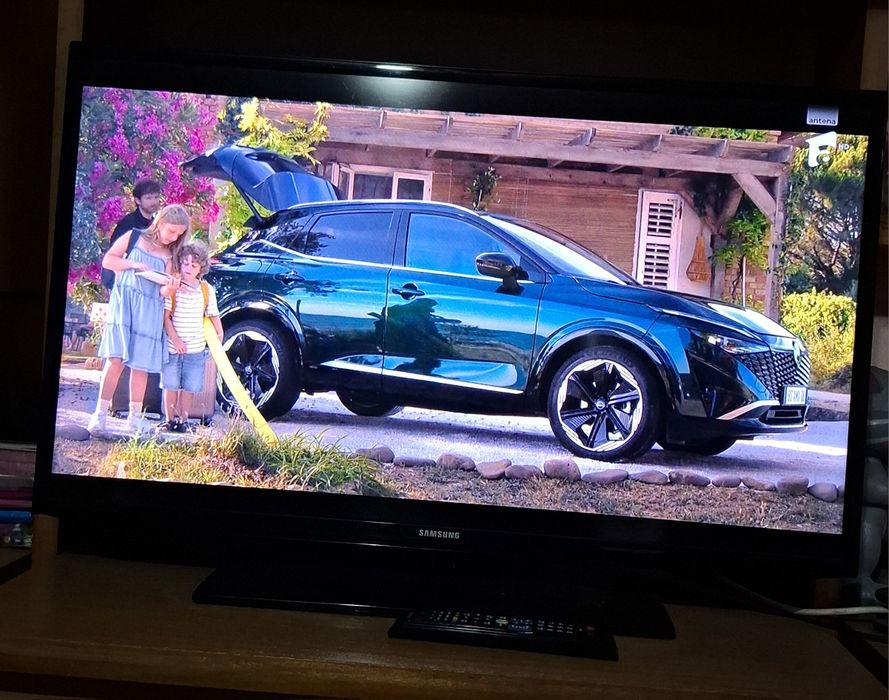 Smart tech 90cm  plasmă tv