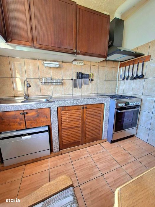 Apartament 2 camere,Craiovița Nouă-școala 33,centrală proprie,mobilat