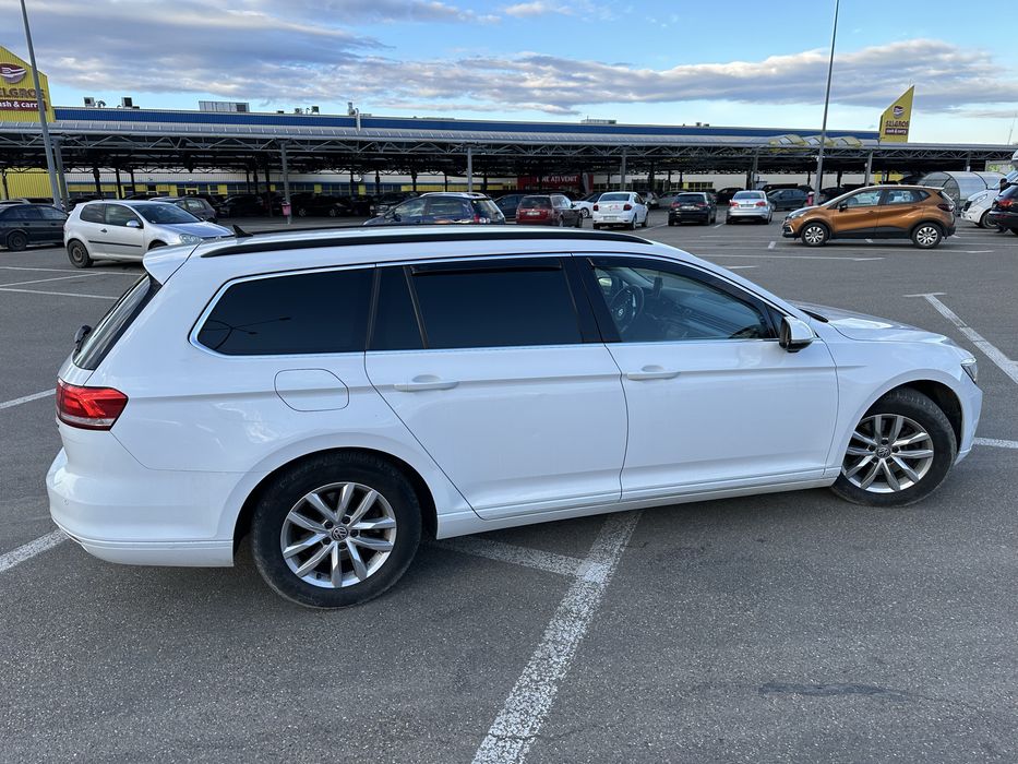 VW Passat B8 Variant 2.0 TDI DSG R-Line Interior / Navi / LED / Întreținut TOP