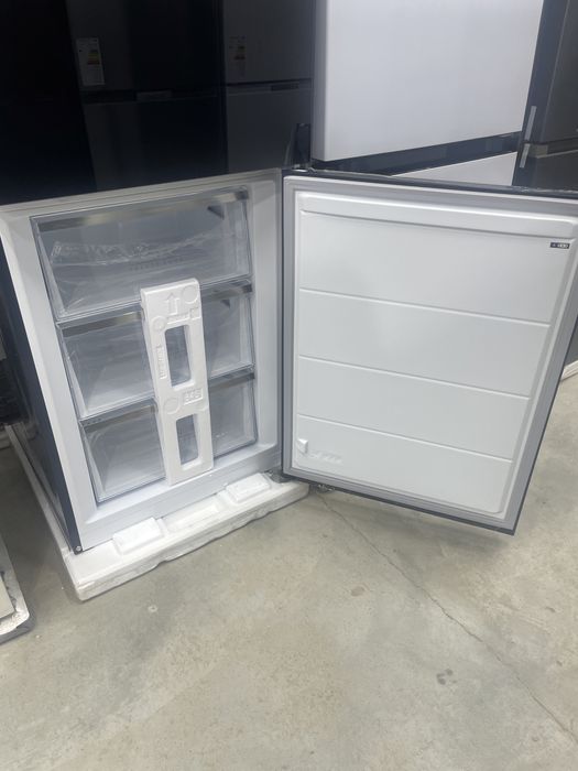 Продам Холодильник BLESK BL-449FXIN