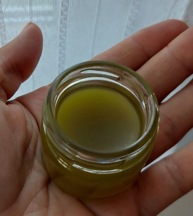 Crema de brusture fără chimicale sau adaosuri