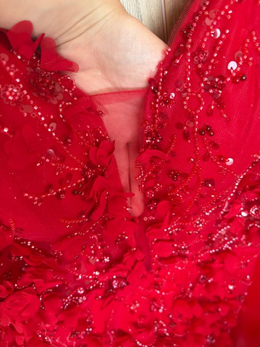 Бална рокля червена