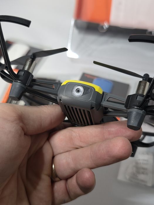 Pachet Drona Dji Tello 2 bat + 3 fete la cutie!