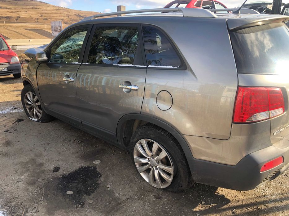 Dezmembrari KIA SORENTO 2011 4x4 2.2 Diesel D4HB Automat P828