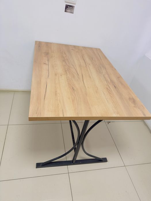 Стол дерево для 4 персон