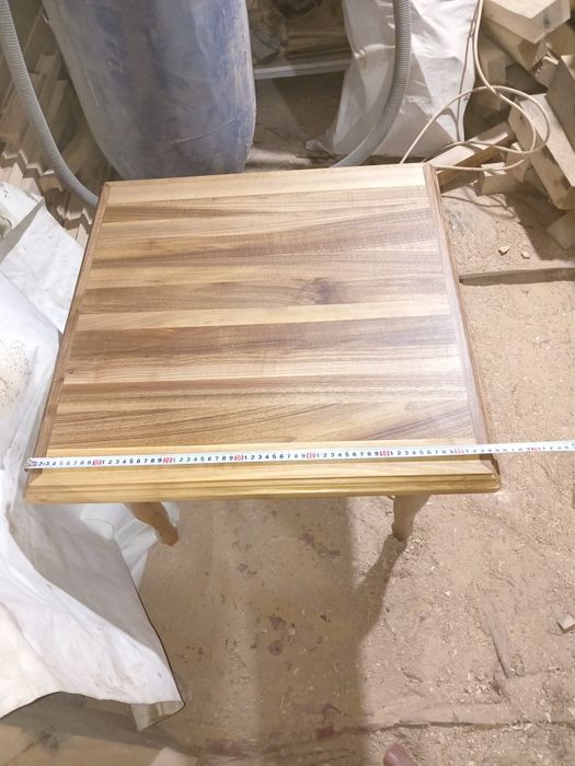 Продам стол журнальный