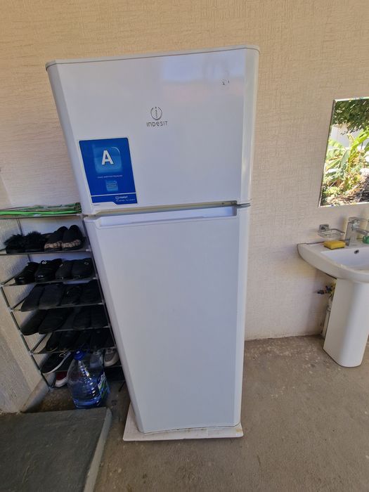 Indesit holodelnik sotiladi arzon narxda