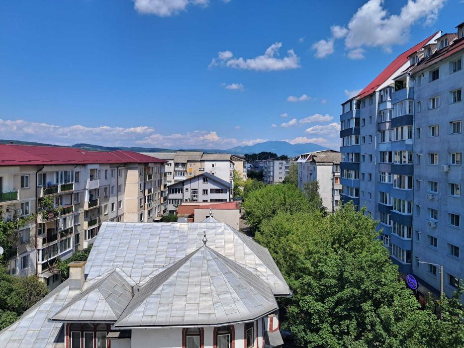 Apartament Modern cu Vibe de Vacanță în Inima Bistriței