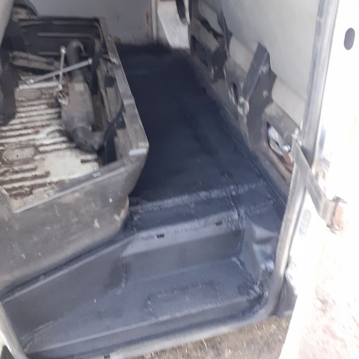 Vând camionetă Wolsvagen Doka T4