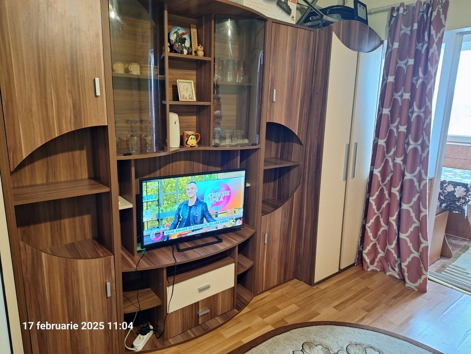Garsoniera de închiriat.