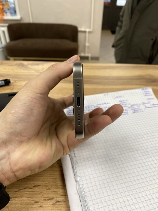 Продам Iphone 15 Pro 128