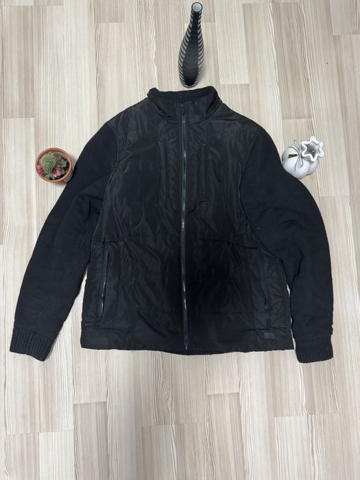 Geacă Firetrap este impecabila