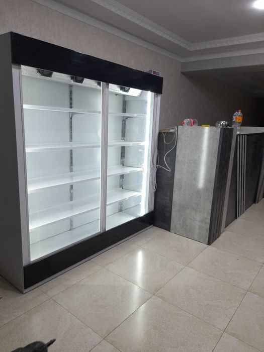 Xaladelnik,vetrinniy