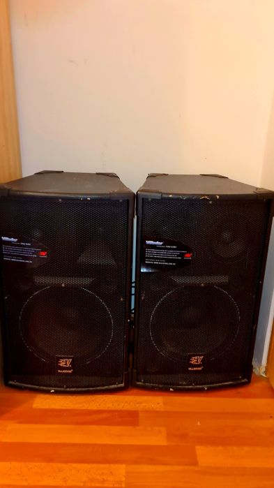 Vând boxe villador 500w preț negociabil. Telefon 0755319812