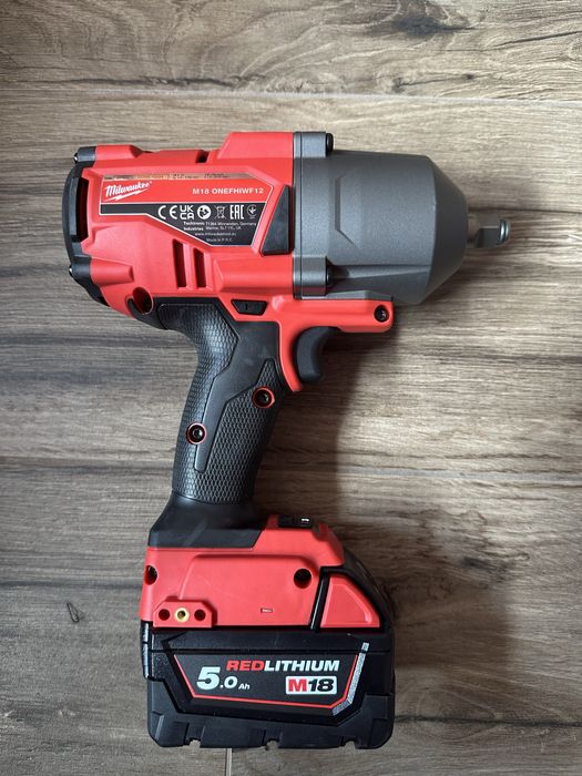 Masina de insurubat cu impact Milwaukee M18 ONEFHIWF 12