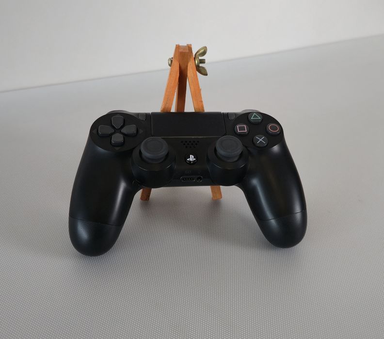 Реновирана конзола Sony Playstation 4 Pro, 1 джойстик, гаранция