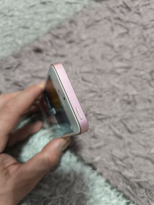 Iphone SE 2016г 16gb Rose gold и Iphone 11 64gb