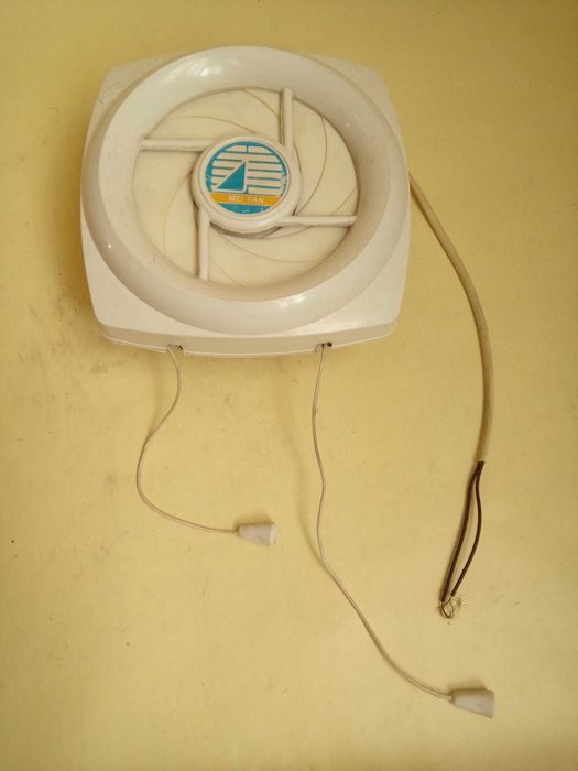 Вентилятор  для вытяжки .