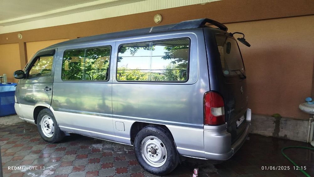 Istana mikro avtobus.