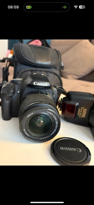 Canon EOS 500D, 15.1MP + Obiectiv EF-S 18-55mm IS.