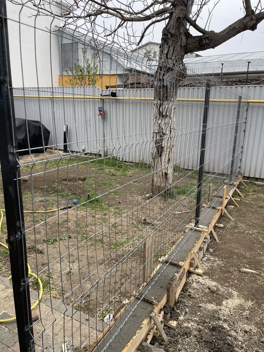 Executam garduri si imprejmuiri terenuri