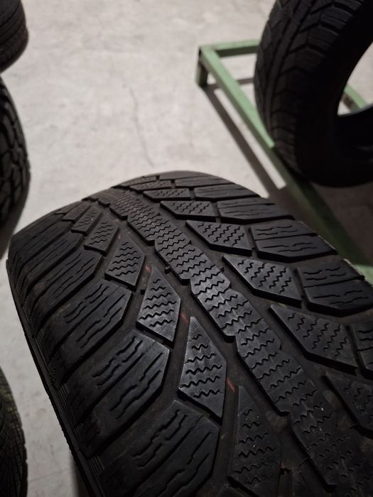 2 Anvelopele de iarnă 215 60 r16  Semperit