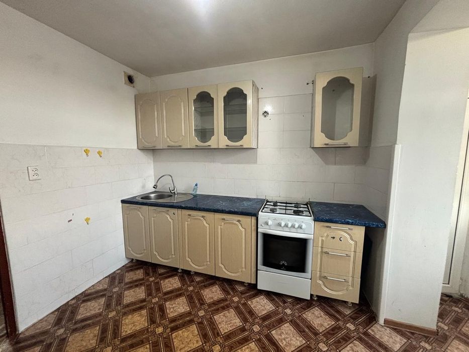 Продам 2 комн. квартиру в 8 мкр