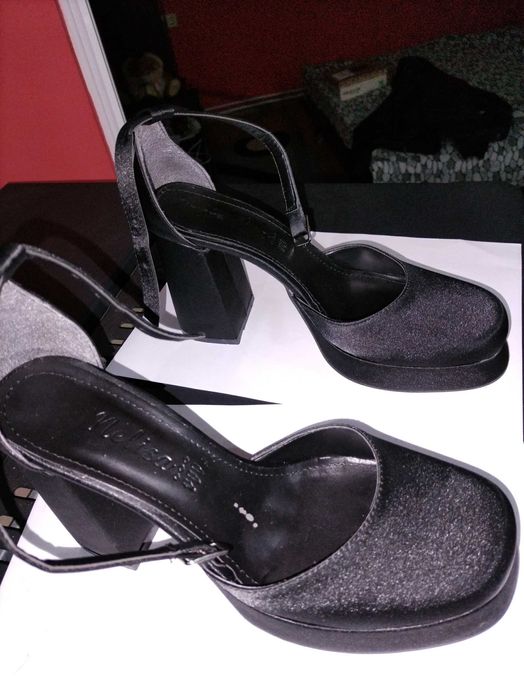 Чисто нови дамски обувки