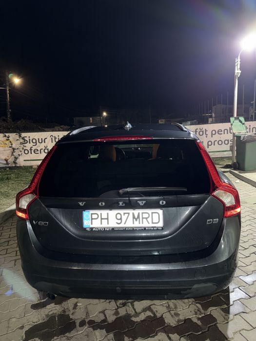 se vinde Volvo v60 D3