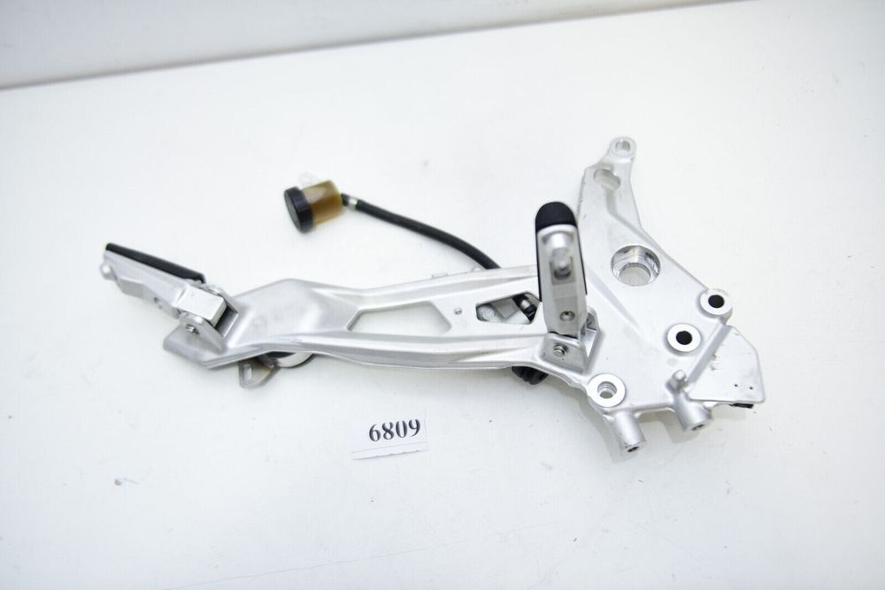 Suport scăriță cu pedală dreapta față BMW F900 R F900R K83