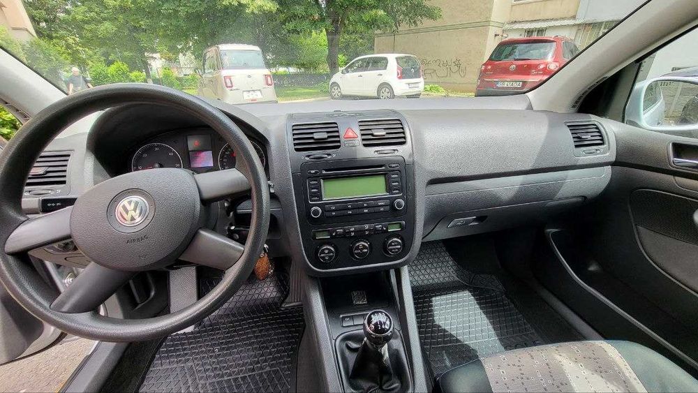 Volkswagen Golf 1.9 tdi – 2004 foarte bine intretinut | 115.895 km reali  | 2.999 €