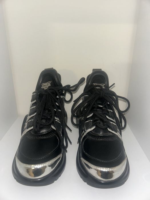Louis Vuitton LV Archlight