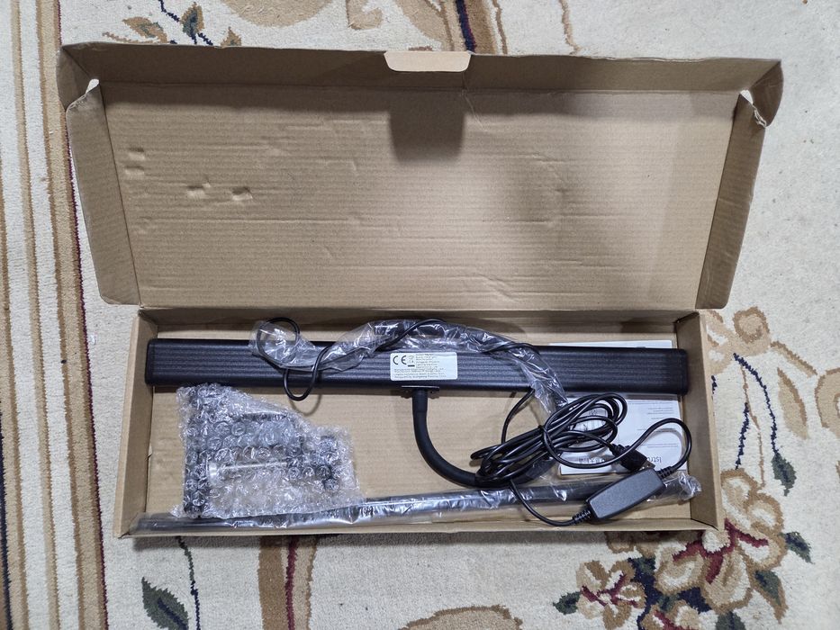 Настольная LED лампа с зажимом для чтения