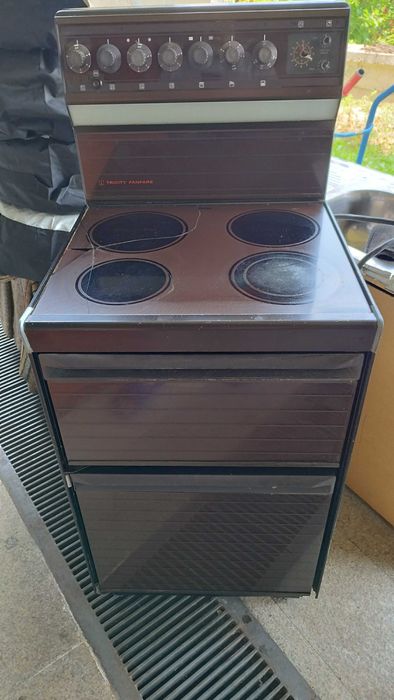 Английска печка с 2 фурни и керамичен плот - Свободно стояща печка