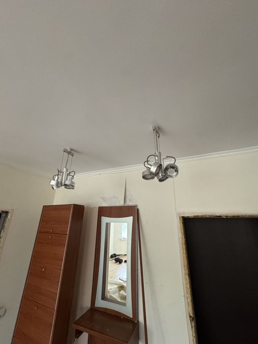 Продам  быстро 1 люстру