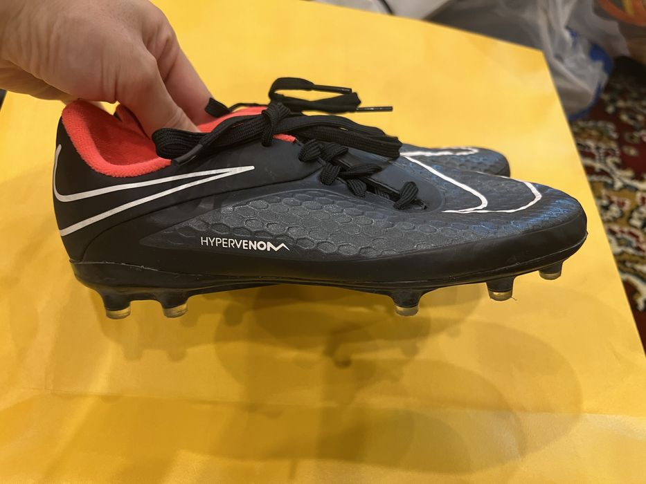 Футбольные бутсы