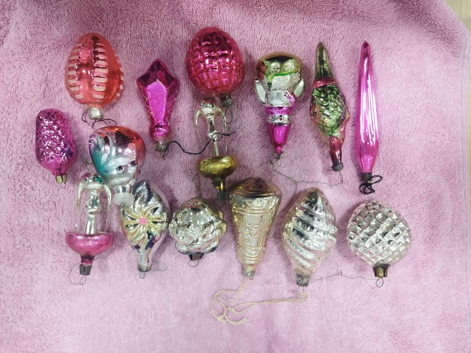 Новогодние игрушки для ёлки.