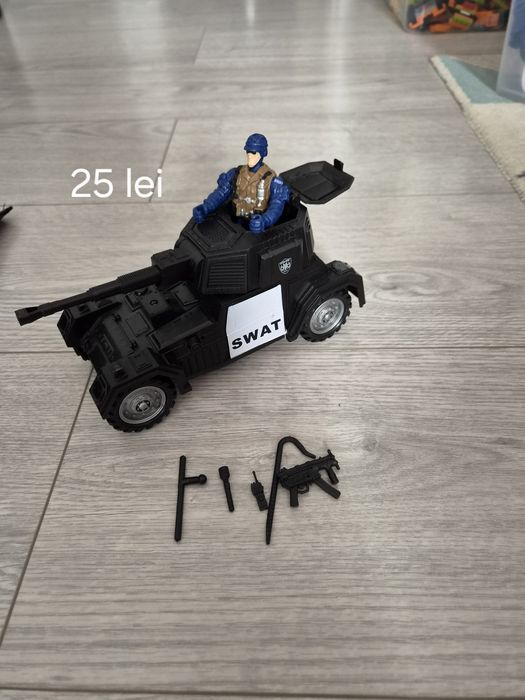 Vand jucării Ben10, gorila, mașină Swat